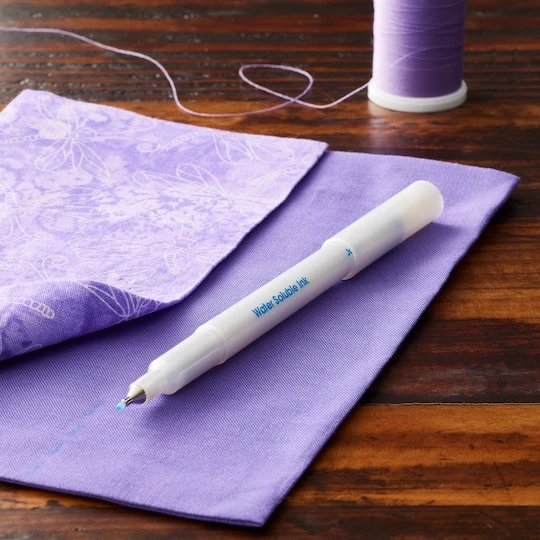 Loops & Threads™ Washout Marking Pen 3 Loops & Threads™ Washout Marking Pen - Image 3